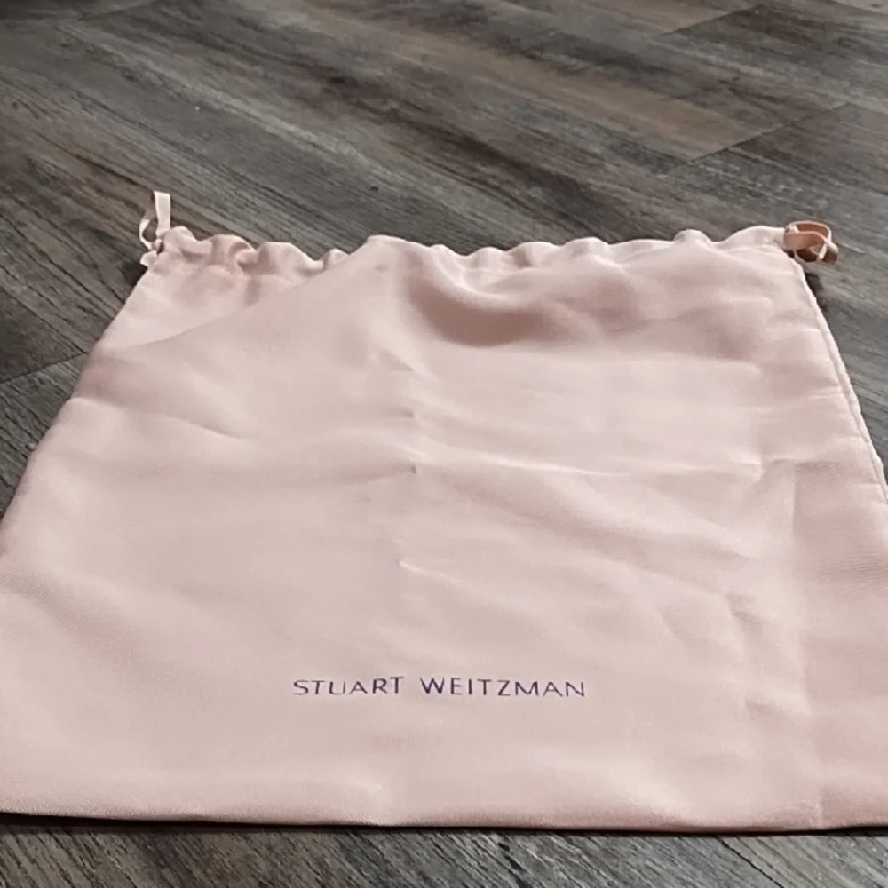 Stuart Weitzman Blush Pink Pouch - Picture 3 of 5